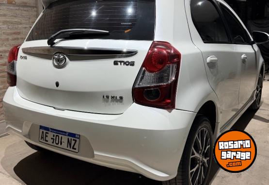 Autos - Toyota ETIOS XLS 2020 Nafta 23000Km - En Venta