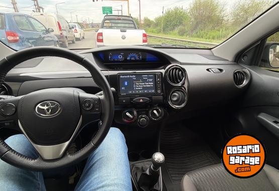 Autos - Toyota ETIOS XLS 2020 Nafta 23000Km - En Venta
