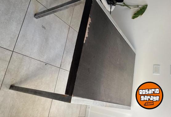 Hogar - Vendo mesa rectangular con estructura y patas de hierro - En Venta