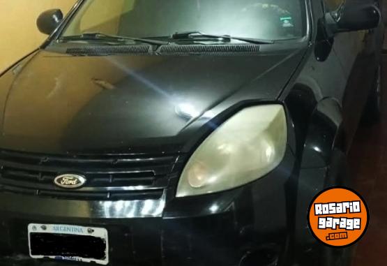 Autos - Ford Viral 2011 Nafta 111111Km - En Venta