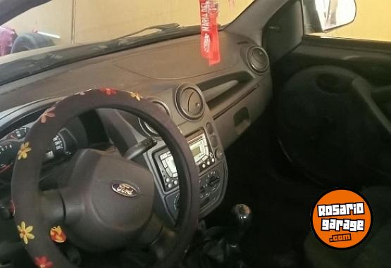 Autos - Ford Viral 2011 Nafta 111111Km - En Venta