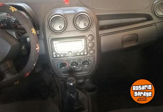 Autos - Ford Viral 2011 Nafta 111111Km - En Venta