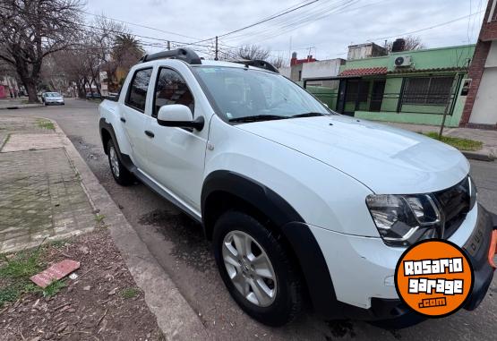 Utilitarios - Renault Duster oroch 2017 Nafta 90000Km - En Venta
