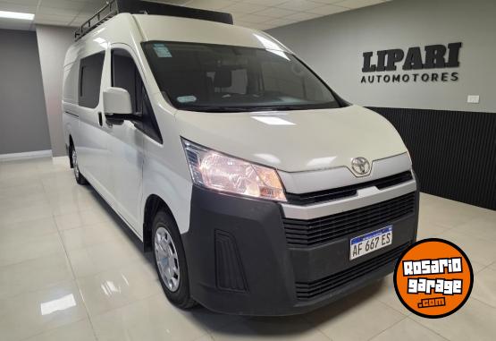 Utilitarios - Toyota HIACE 2022 Diesel 80000Km - En Venta
