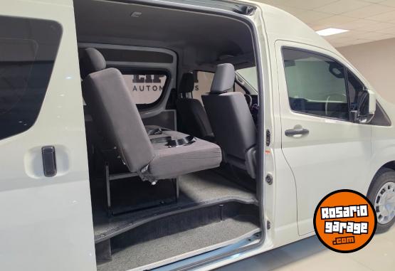 Utilitarios - Toyota HIACE 2022 Diesel 80000Km - En Venta