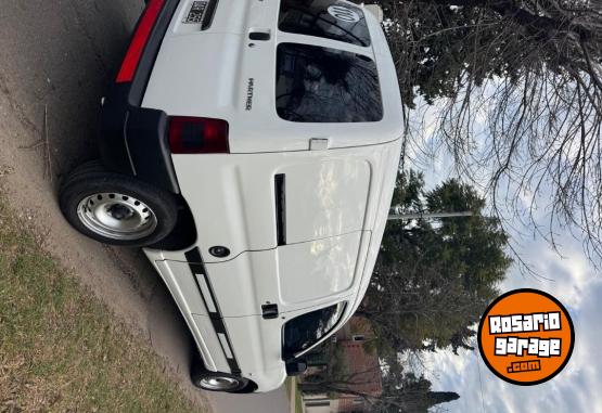 Utilitarios - Peugeot PARTNER 2014 GNC 199000Km - En Venta