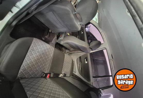 Autos - Volkswagen Suran highline 2017 Nafta 130000Km - En Venta