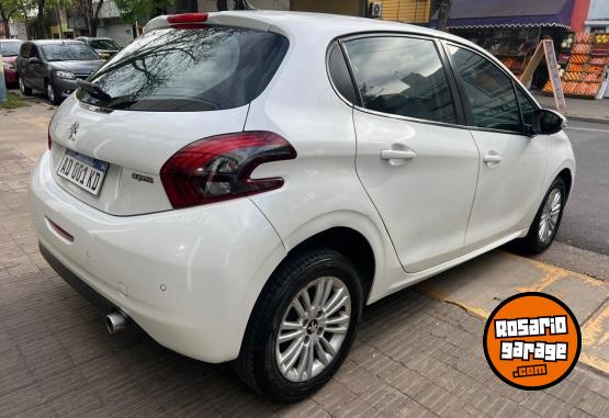 Autos - Peugeot 208 2018 GNC 116000Km - En Venta