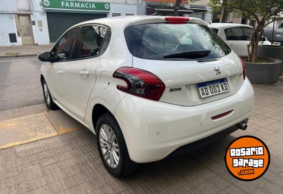 Autos - Peugeot 208 2018 GNC 116000Km - En Venta