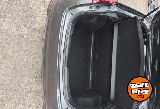 Autos - Toyota Yaris XS 2024 Nafta 46000Km - En Venta