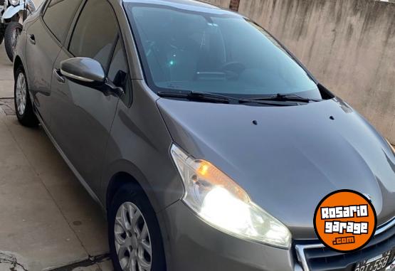 Autos - Peugeot 208 allure touchcreem 2015 Nafta 149500Km - En Venta