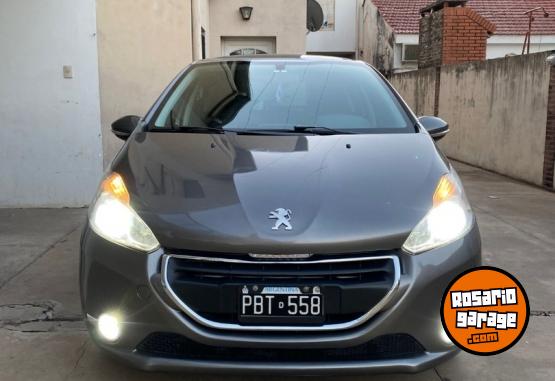 Autos - Peugeot 208 allure touchcreem 2015 Nafta 149500Km - En Venta