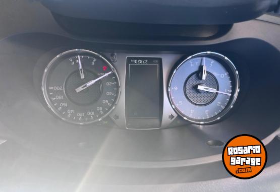 Camionetas - Toyota Hilux SRV 2025 Diesel 29500Km - En Venta