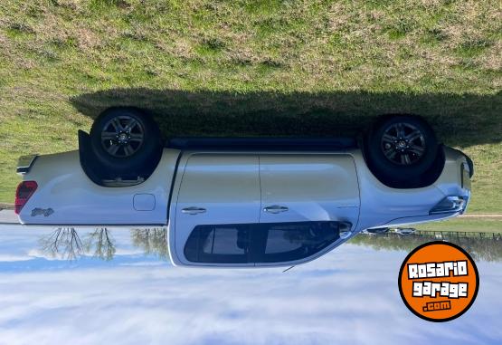 Camionetas - Toyota Hilux SRV 2025 Diesel 29500Km - En Venta
