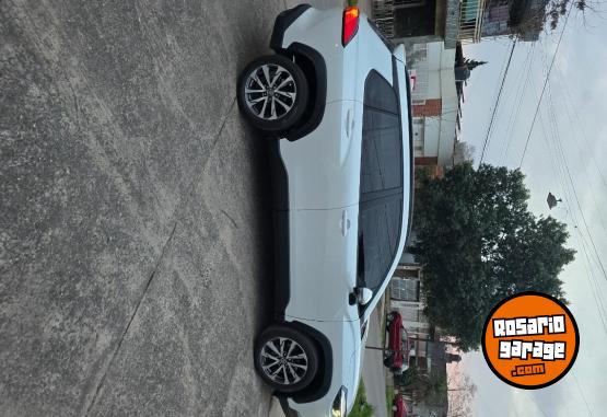 Autos - Toyota Corolla Cross 2023 Nafta 40000Km - En Venta