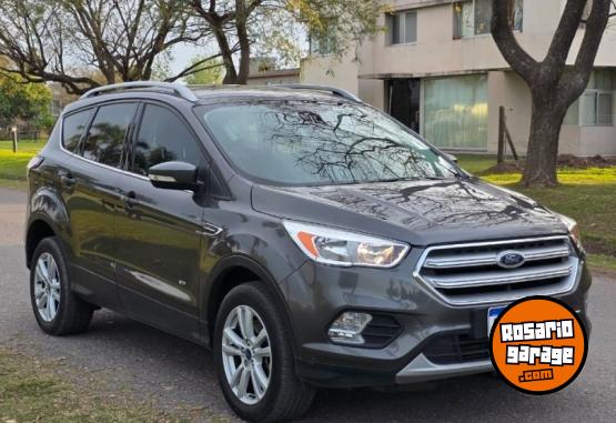 Autos - Ford Kuga 4x4 2017 Nafta 77000Km - En Venta