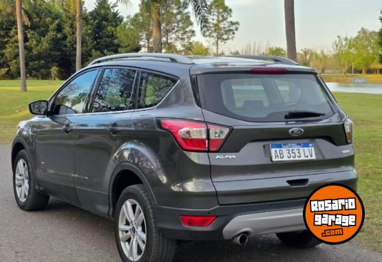 Autos - Ford Kuga 4x4 2017 Nafta 77000Km - En Venta