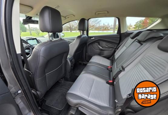 Autos - Ford Kuga 4x4 2017 Nafta 77000Km - En Venta