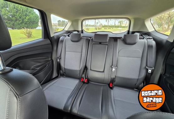 Autos - Ford Kuga 4x4 2017 Nafta 77000Km - En Venta