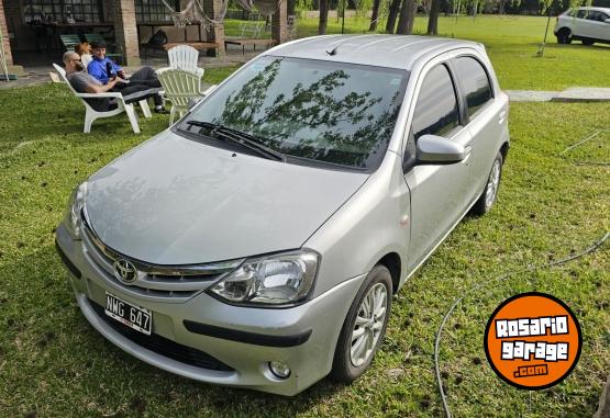 Autos - Toyota ETIOS 2014 GNC 96000Km - En Venta