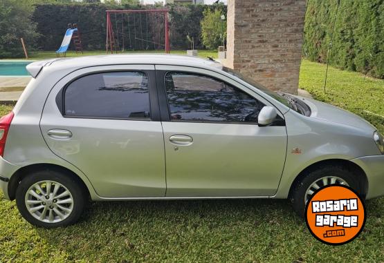 Autos - Toyota ETIOS 2014 GNC 96000Km - En Venta
