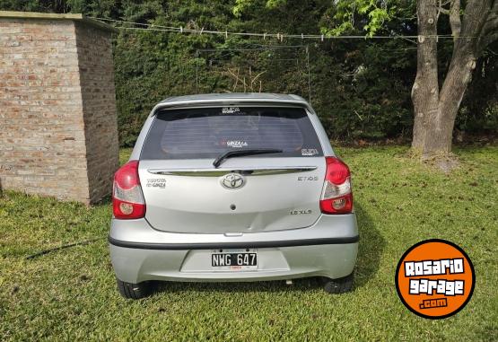Autos - Toyota ETIOS 2014 GNC 96000Km - En Venta