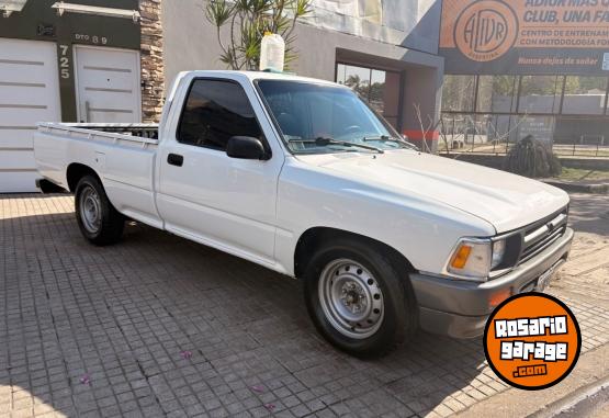 Utilitarios - Toyota Hilux 1998 Diesel 376000Km - En Venta