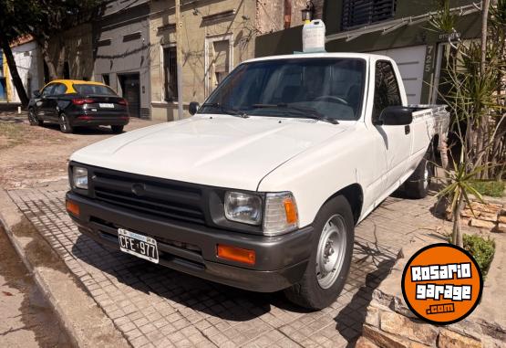Utilitarios - Toyota Hilux 1998 Diesel 376000Km - En Venta