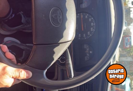 Utilitarios - Toyota Hilux 1998 Diesel 376000Km - En Venta