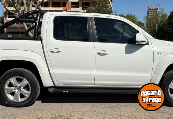 Camionetas - Volkswagen AMAROK HIGHLINE 2022 Diesel 150000Km - En Venta