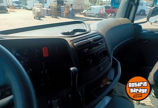 Camiones y Grúas - Mercedes Benz Axor 1933 45 Chasis Largo - Año 2019 - En Venta