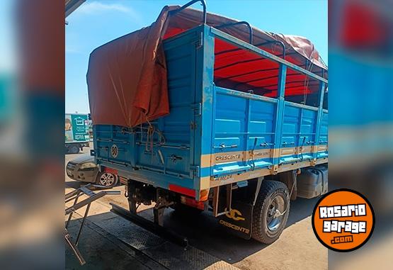 Camiones y Grúas - Mercedes Benz Axor 1933 45 Chasis Largo - Año 2019 - En Venta
