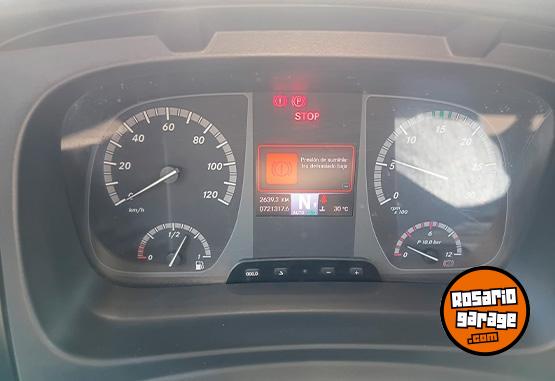 Camiones y Grúas - Mercedes Benz Axor 1933 45 Chasis Largo - Año 2019 - En Venta