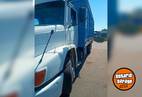 Camiones y Gr�as - Mercedes Benz L1218 51 - A�o 2001 - En Venta