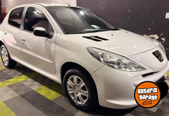 Autos - Peugeot 207 Compact Active 1.4 2015 Nafta 82000Km - En Venta