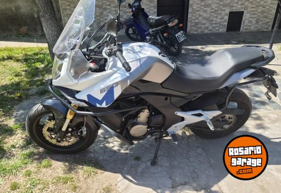 Motos - CF Mt 650 2024 Nafta 3500Km - En Venta