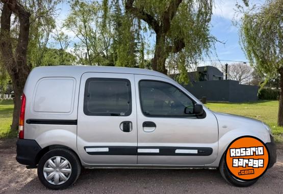 Utilitarios - Renault Kangoo 2017 GNC 150000Km - En Venta