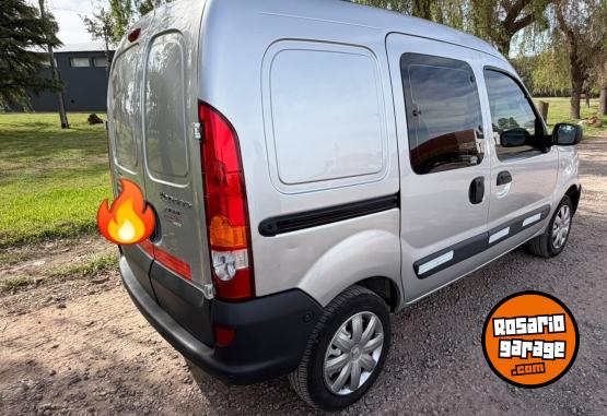 Utilitarios - Renault Kangoo 2017 GNC 150000Km - En Venta