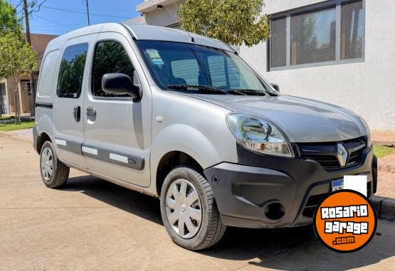 Utilitarios - Renault Kangoo 2017 GNC 150000Km - En Venta
