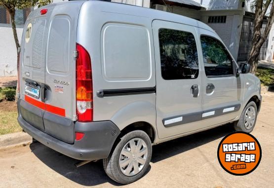 Utilitarios - Renault Kangoo 2017 GNC 150000Km - En Venta