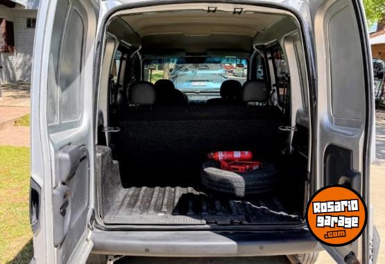Utilitarios - Renault Kangoo 2017 GNC 150000Km - En Venta