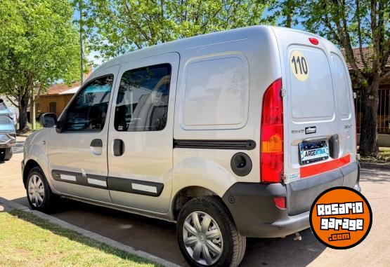 Utilitarios - Renault Kangoo 2017 GNC 150000Km - En Venta