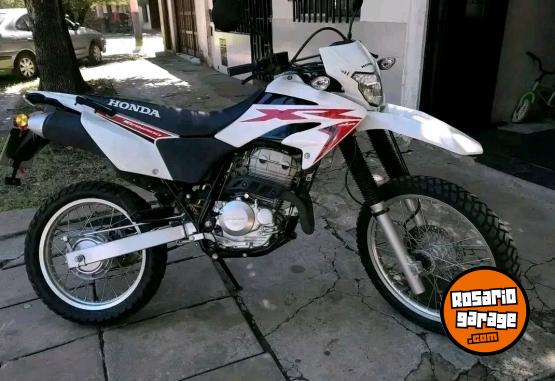 Motos - Honda Tornado 2023 Nafta 5789Km - En Venta