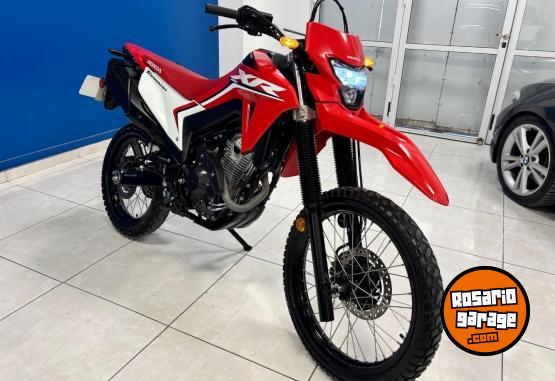 Motos - Honda TORNADO XR300 2024 Nafta 7300Km - En Venta