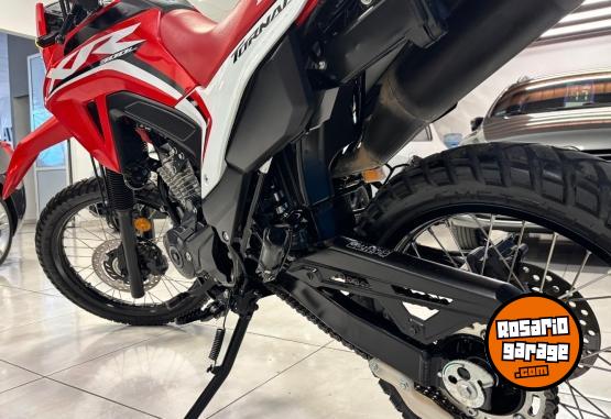 Motos - Honda TORNADO XR300 2024 Nafta 7300Km - En Venta