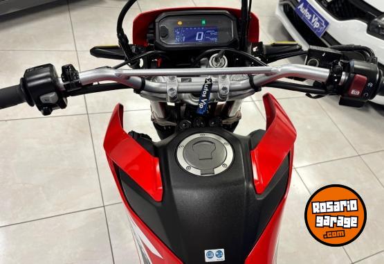 Motos - Honda TORNADO XR300 2024 Nafta 7300Km - En Venta