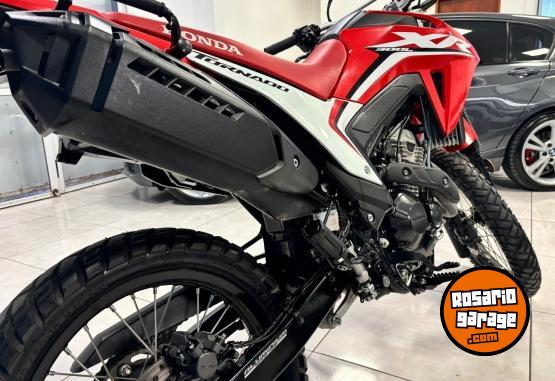 Motos - Honda TORNADO XR300 2024 Nafta 7300Km - En Venta