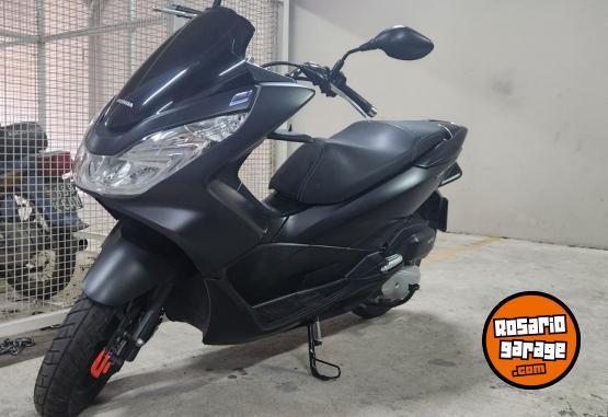Motos - Honda PCX 150 2017 Nafta 17500Km - En Venta