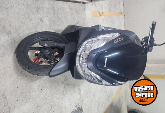 Motos - Honda PCX 150 2017 Nafta 17500Km - En Venta