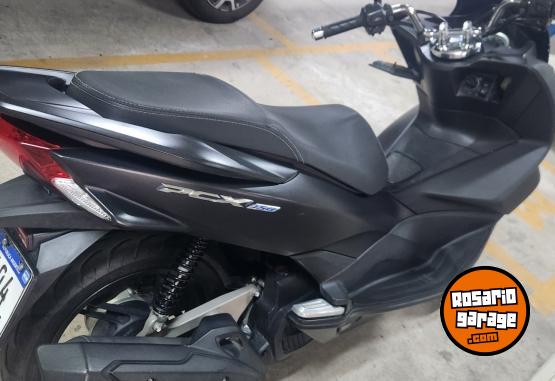 Motos - Honda PCX 150 2017 Nafta 17500Km - En Venta